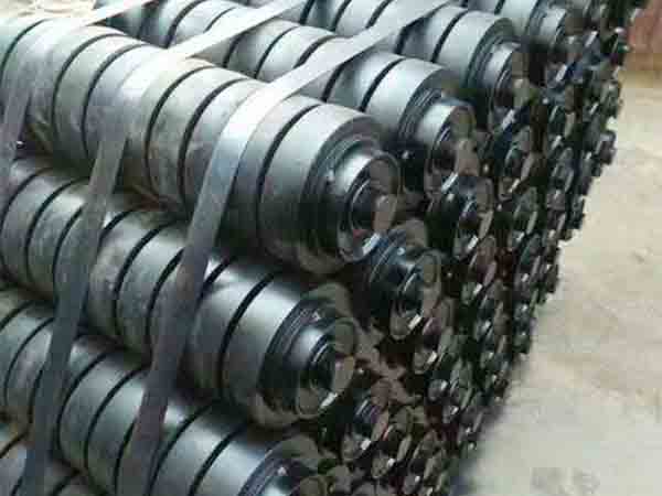 河南托輥生產廠家淺談槽型托輥和緩沖托輥的區別 河南托輥生產廠家淺談槽型托輥和緩沖托輥的區別